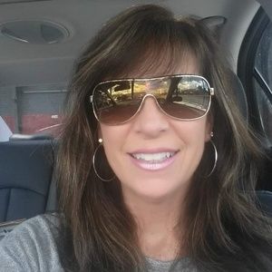 Meet your Posher, Mitzie